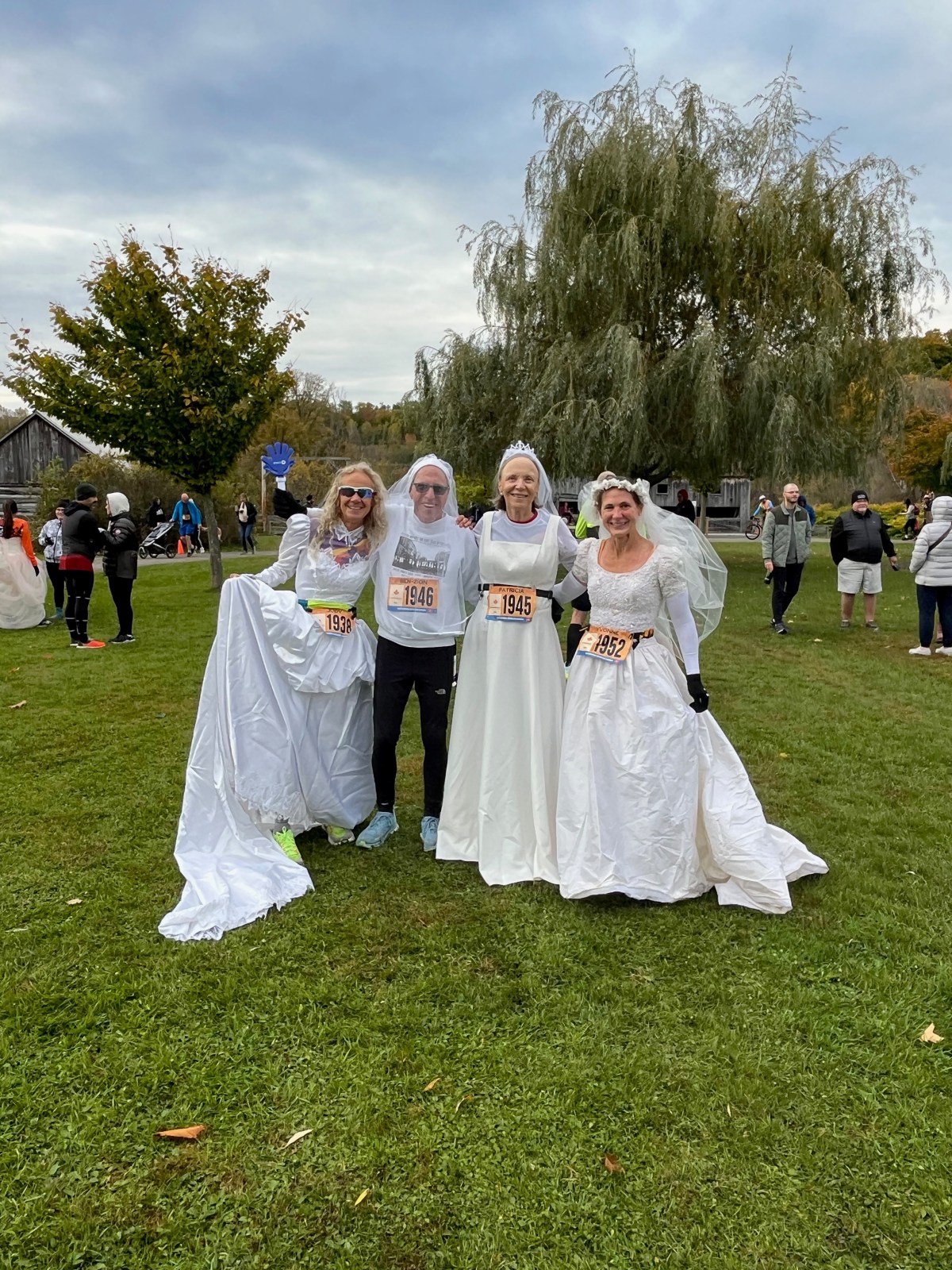 Fall Colours: Wedding Dress &&nbsp;10K